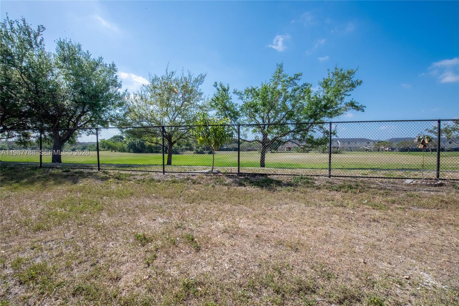 SHOMA HOMES AT COUNTRY CL - Residential Lease