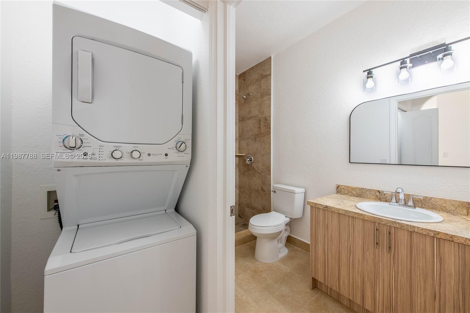 SHOMA HOMES AT COUNTRY CL - Residential Lease