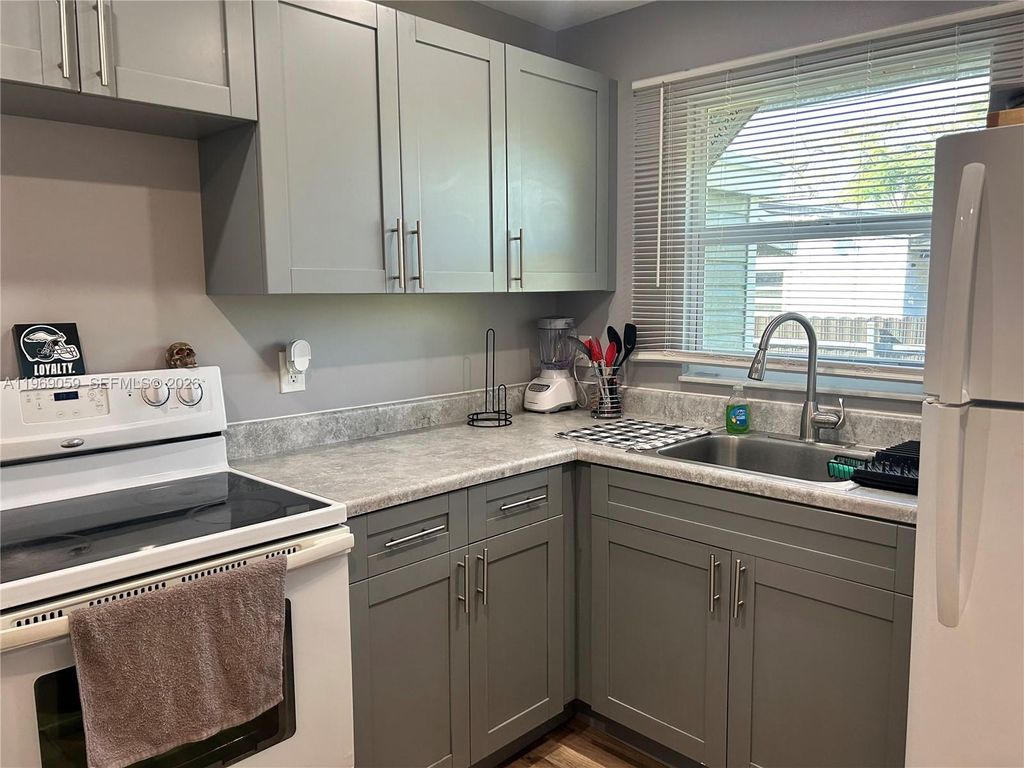 Photo of 3633 SW 12th Ct #3, Fort Lauderdale, FL 33312 (MLS # A11969059)