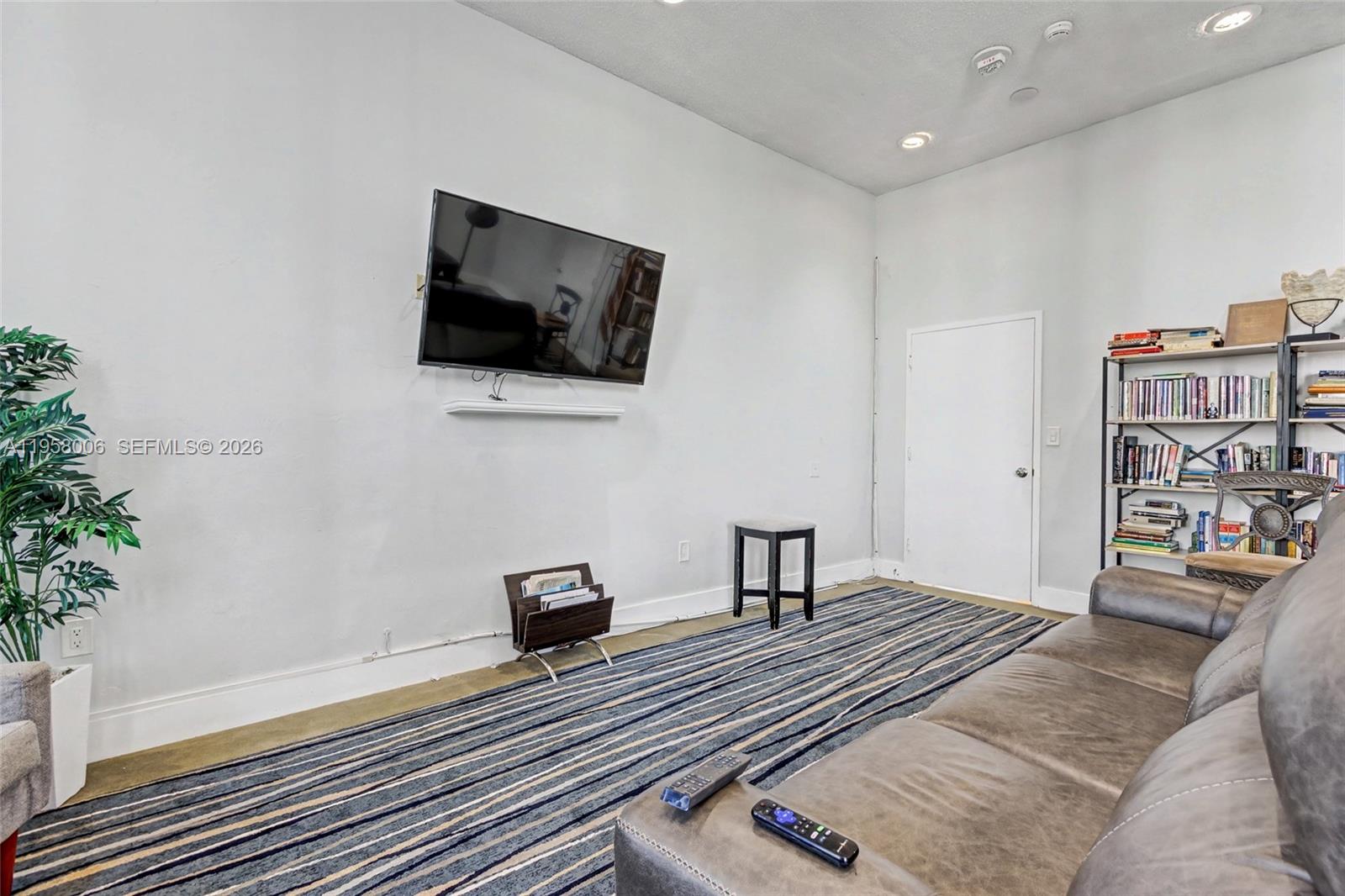 MAJORCA TOWERS CONDO - Residential