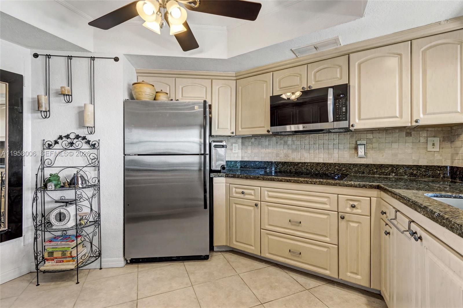 MAJORCA TOWERS CONDO - Residential