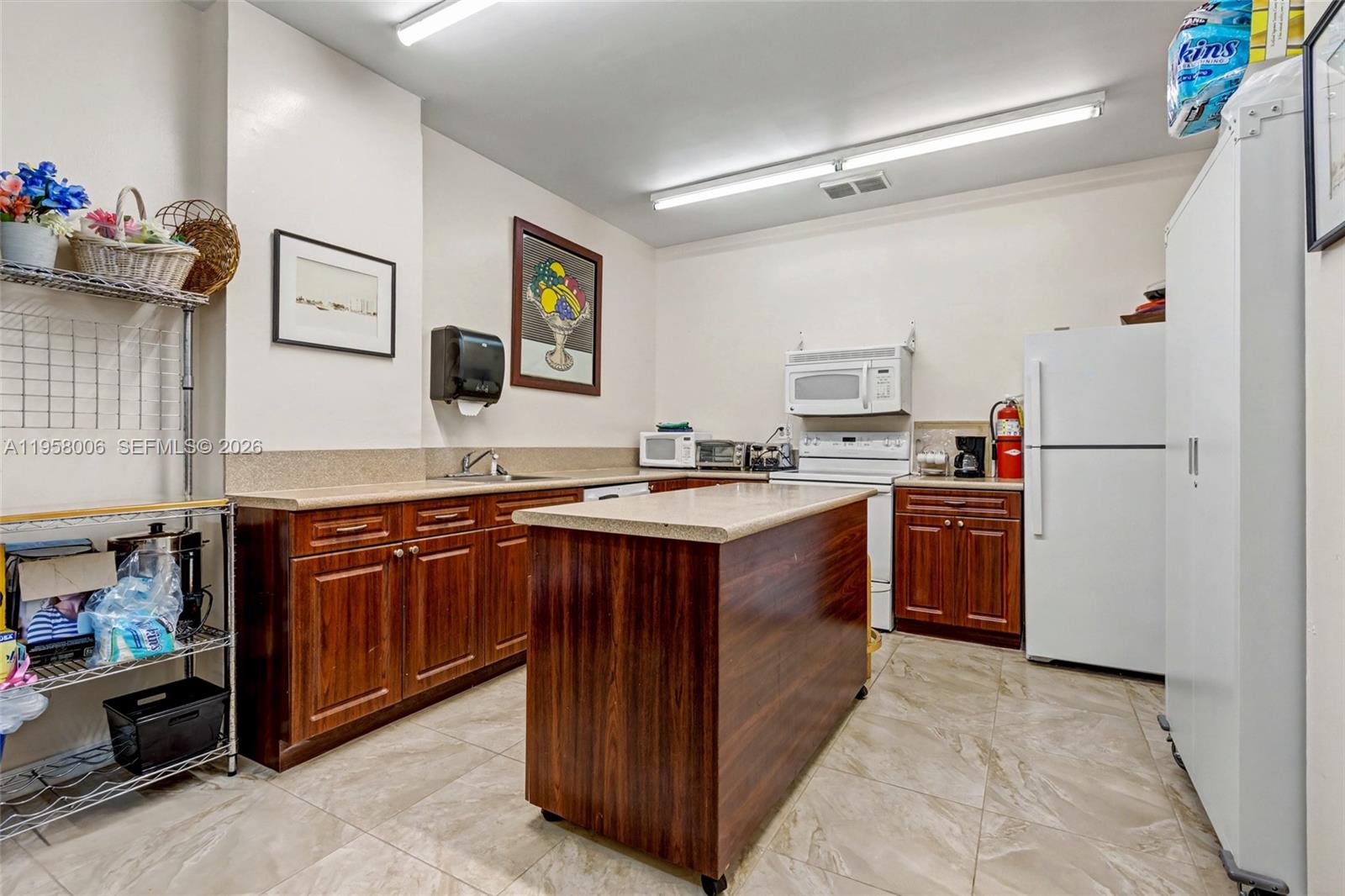 MAJORCA TOWERS CONDO - Residential