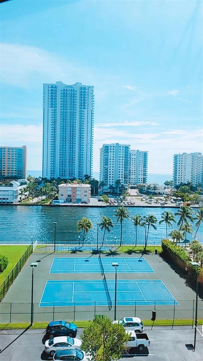 1000 Parkview Dr 926