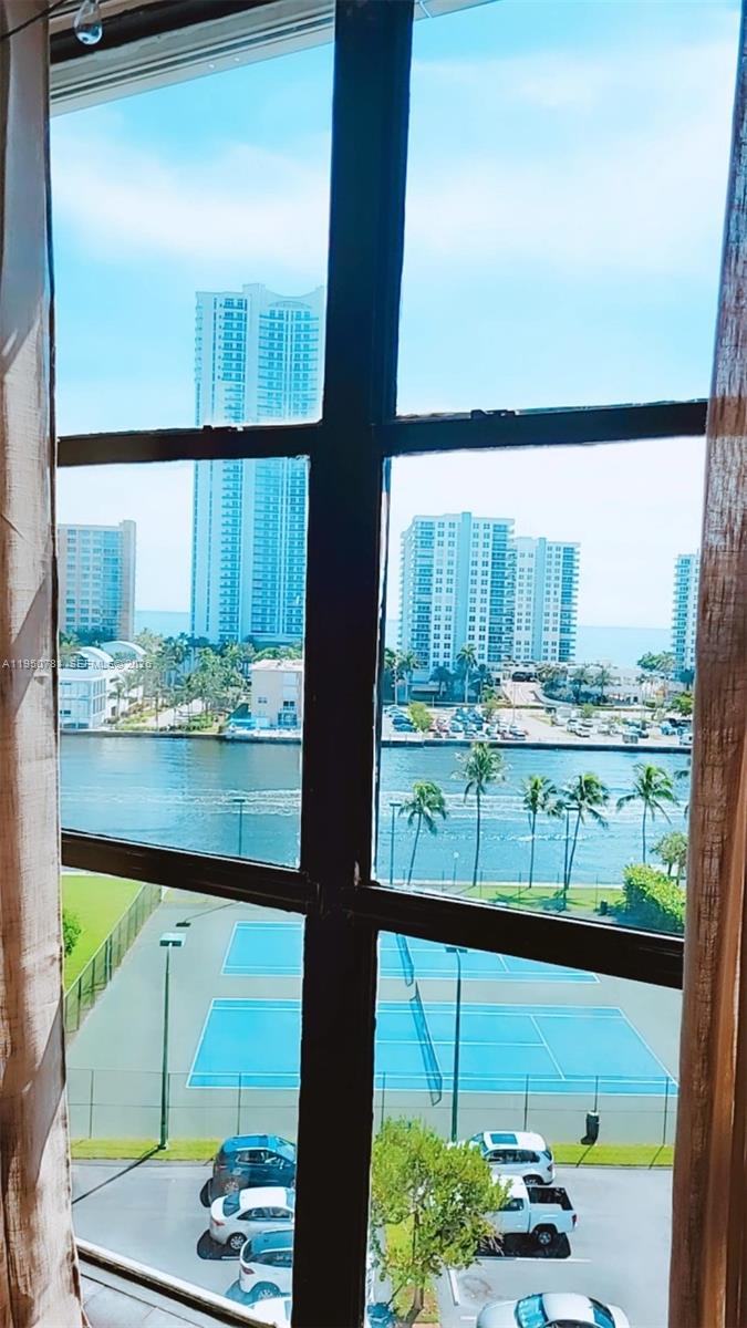 1000 Parkview Dr 926