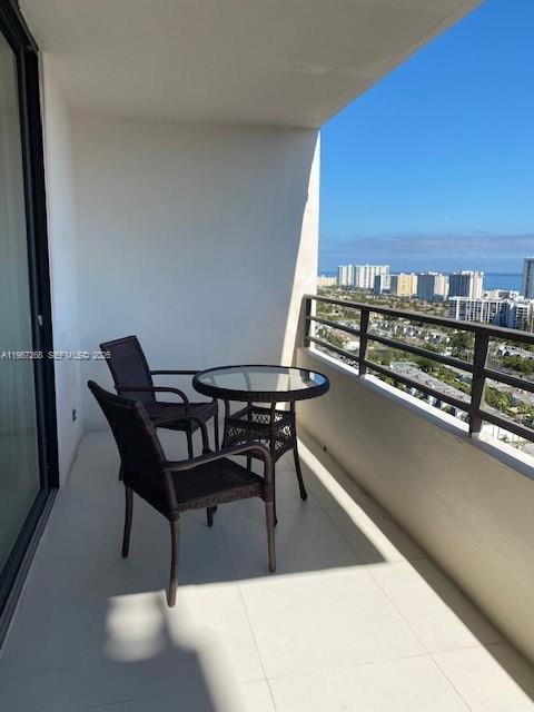 2500 Parkview Dr 2204