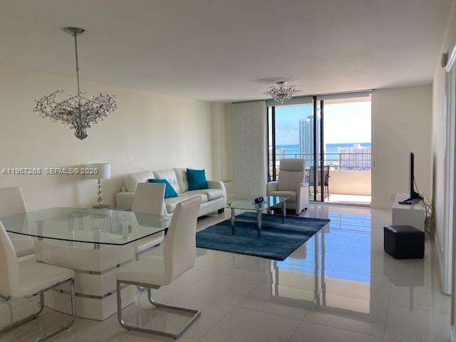 2500 Parkview Dr 2204