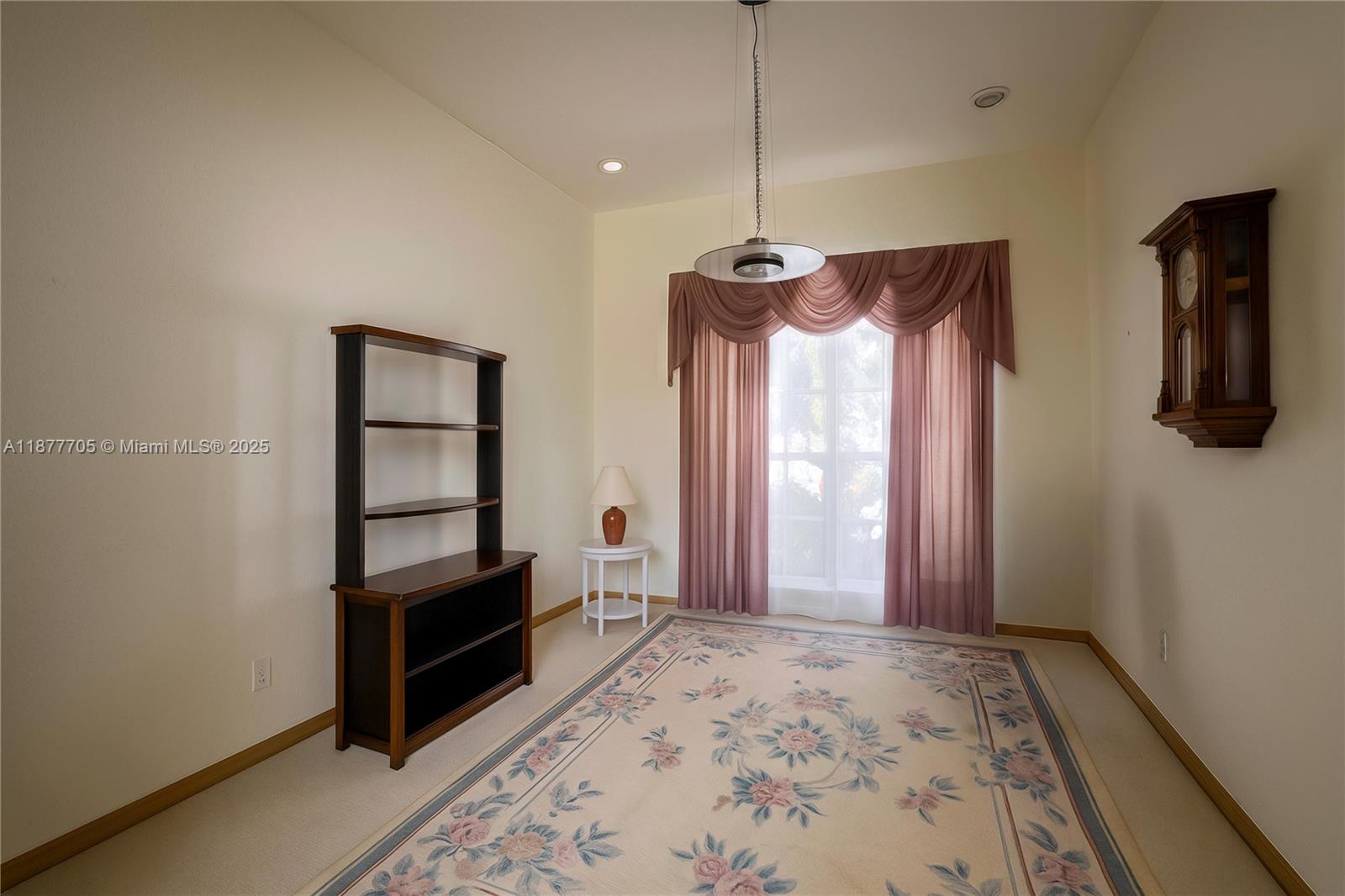 WOODSIDE VILLAGE SEC ONE - Residential