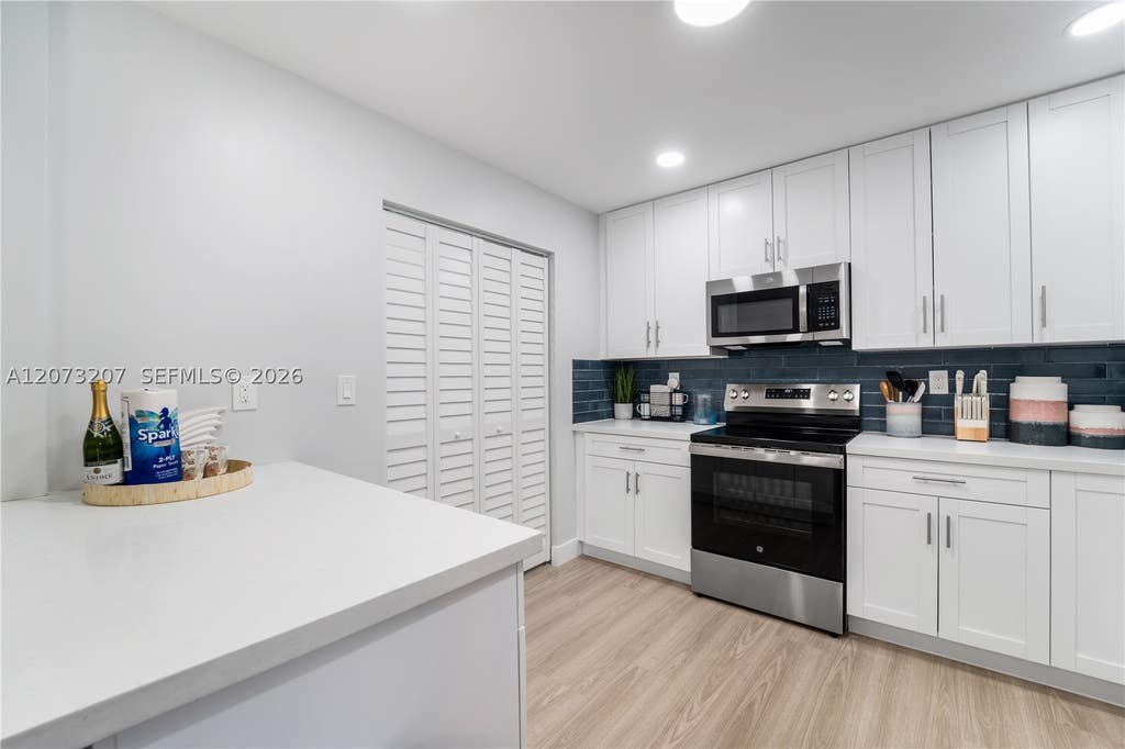 Photo of 317 SE 3rd Ter, Dania Beach, FL 33004 (MLS # A12073207)