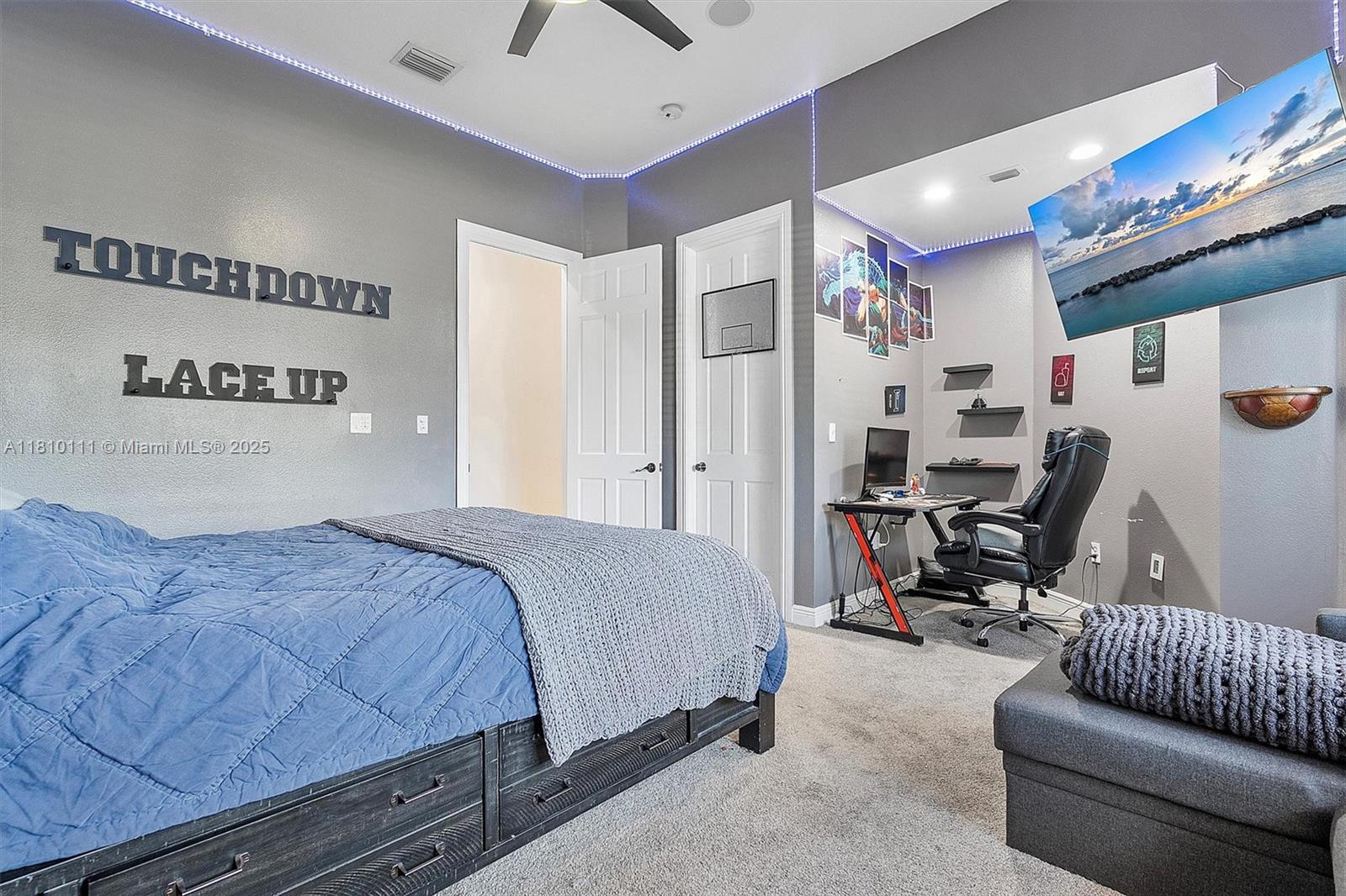 SILVER PALM CITY - Residential