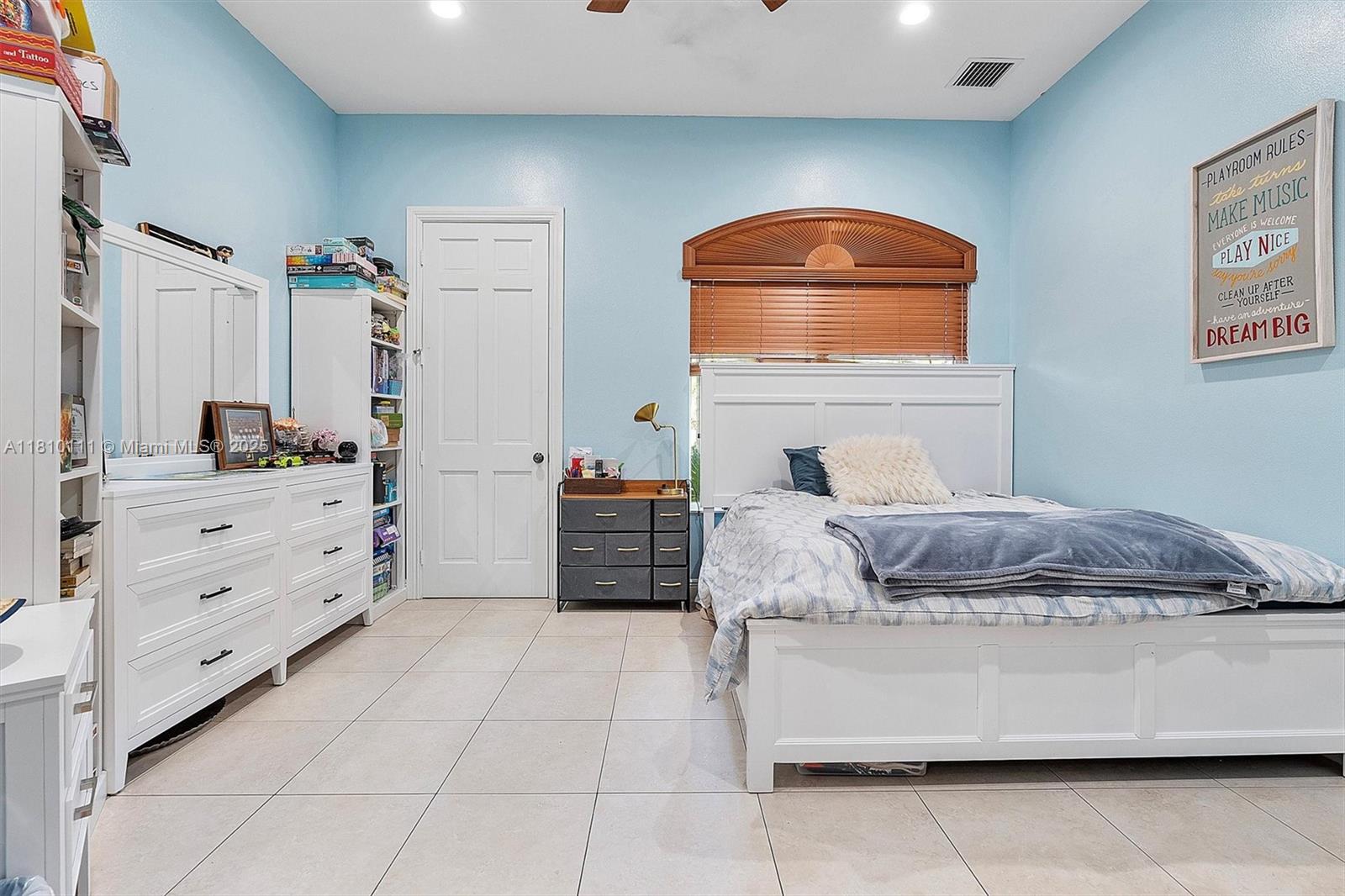 SILVER PALM CITY - Residential