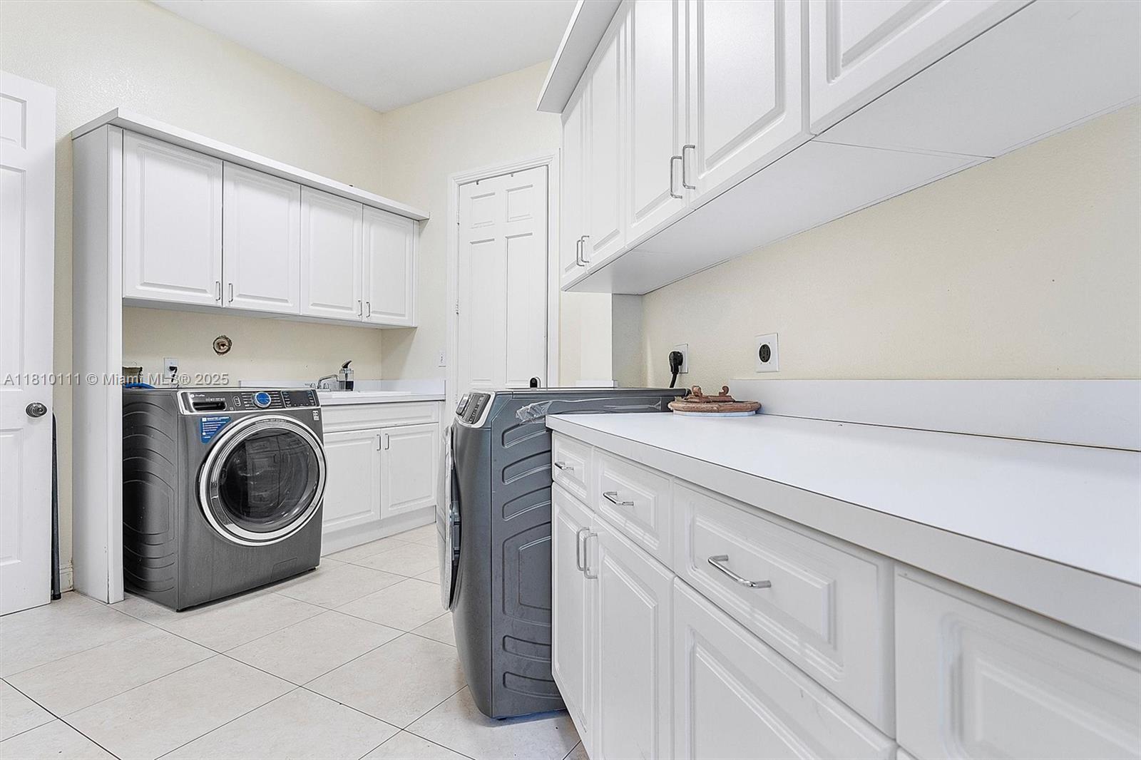 SILVER PALM CITY - Residential