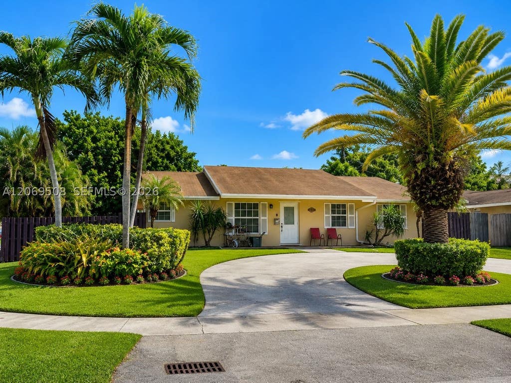 Photo of 6645 Franklin St #1, Hollywood, FL 33024 (MLS # A12069508)