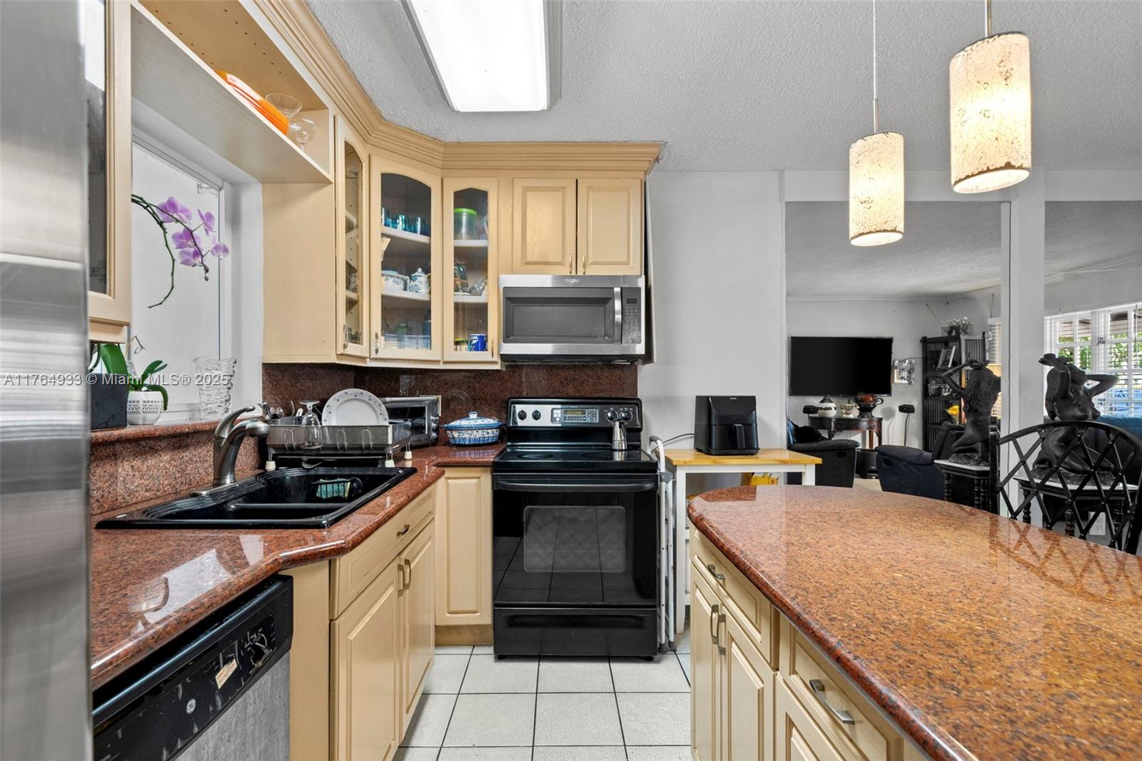 DUAL CONDO NO 1 - Residential