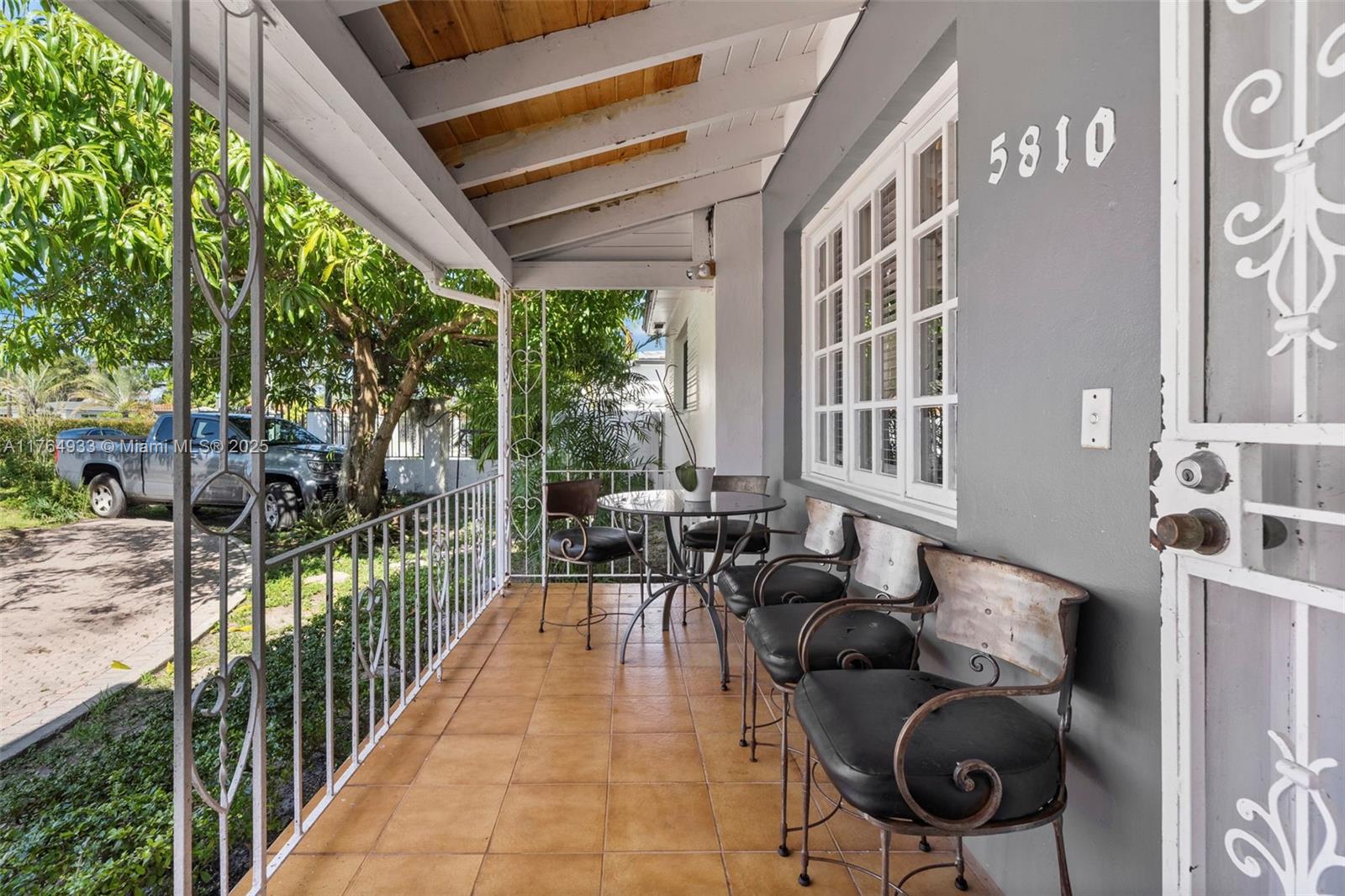 DUAL CONDO NO 1 - Residential