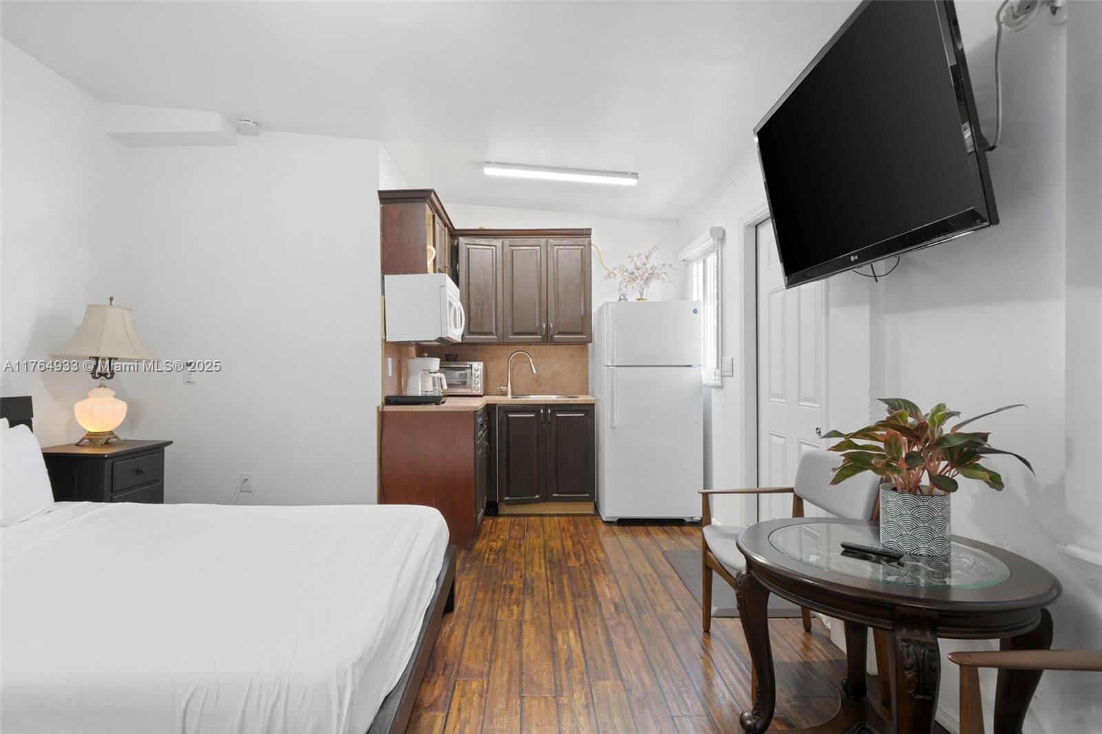DUAL CONDO NO 1 - Residential