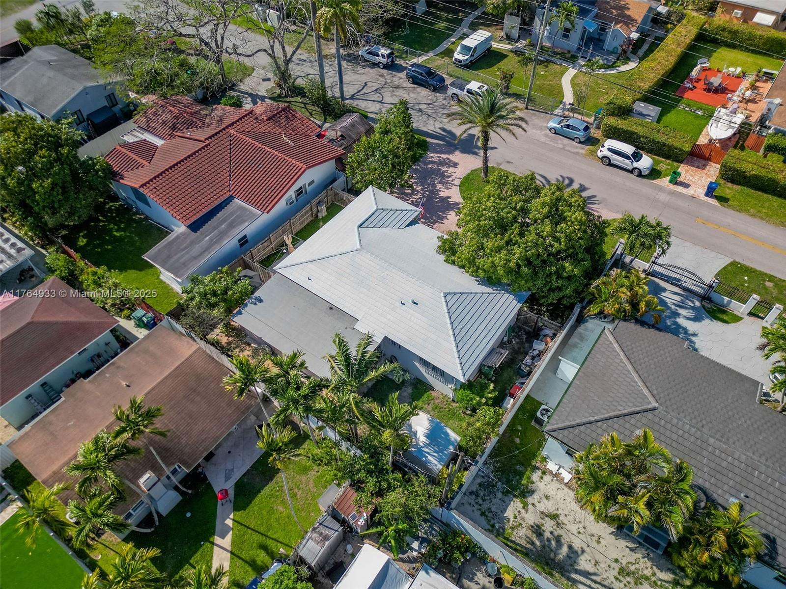 DUAL CONDO NO 1 - Residential