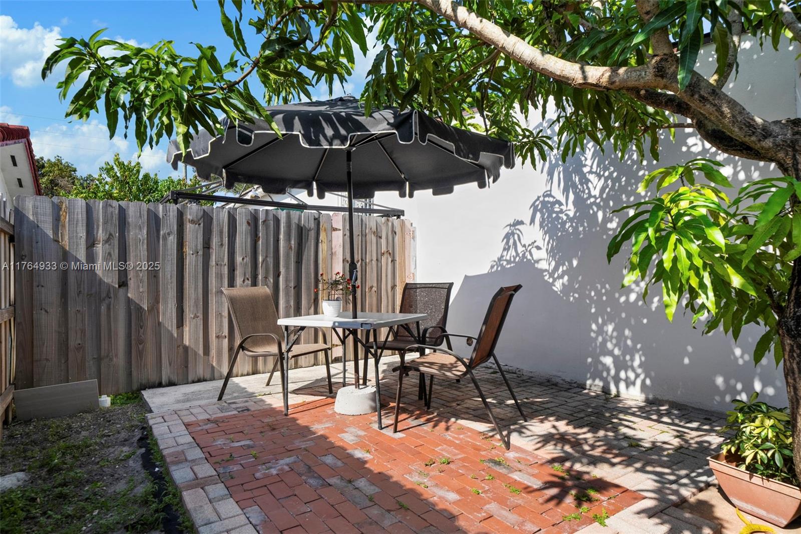 DUAL CONDO NO 1 - Residential