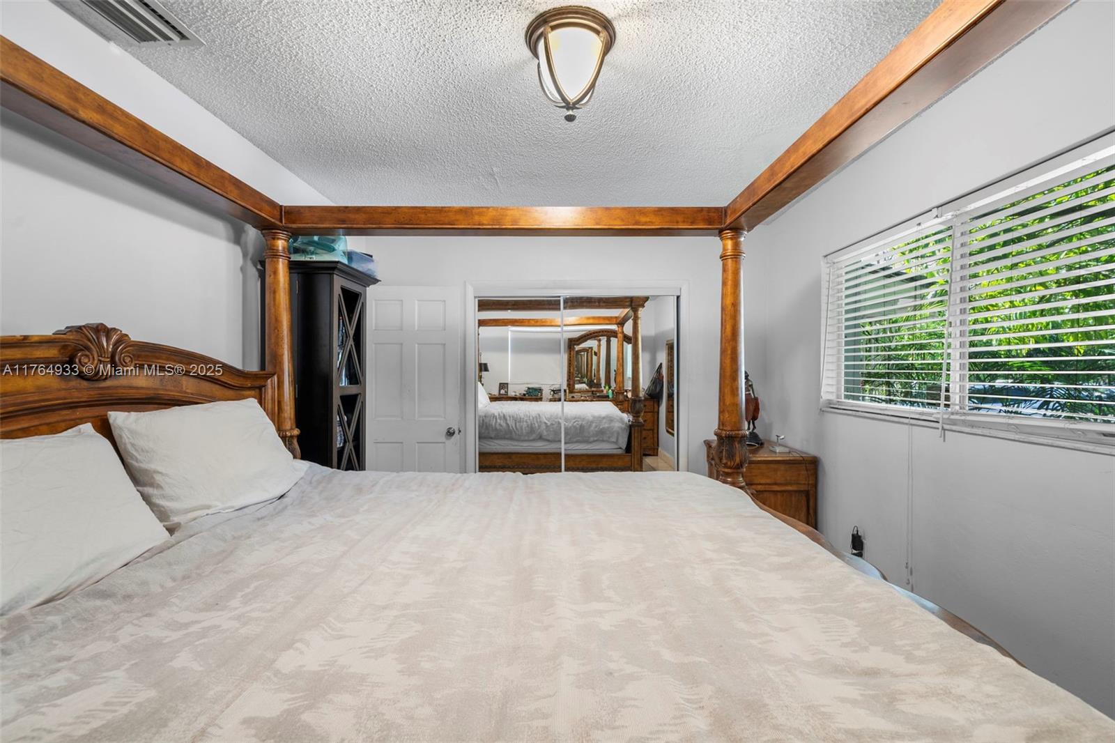 DUAL CONDO NO 1 - Residential