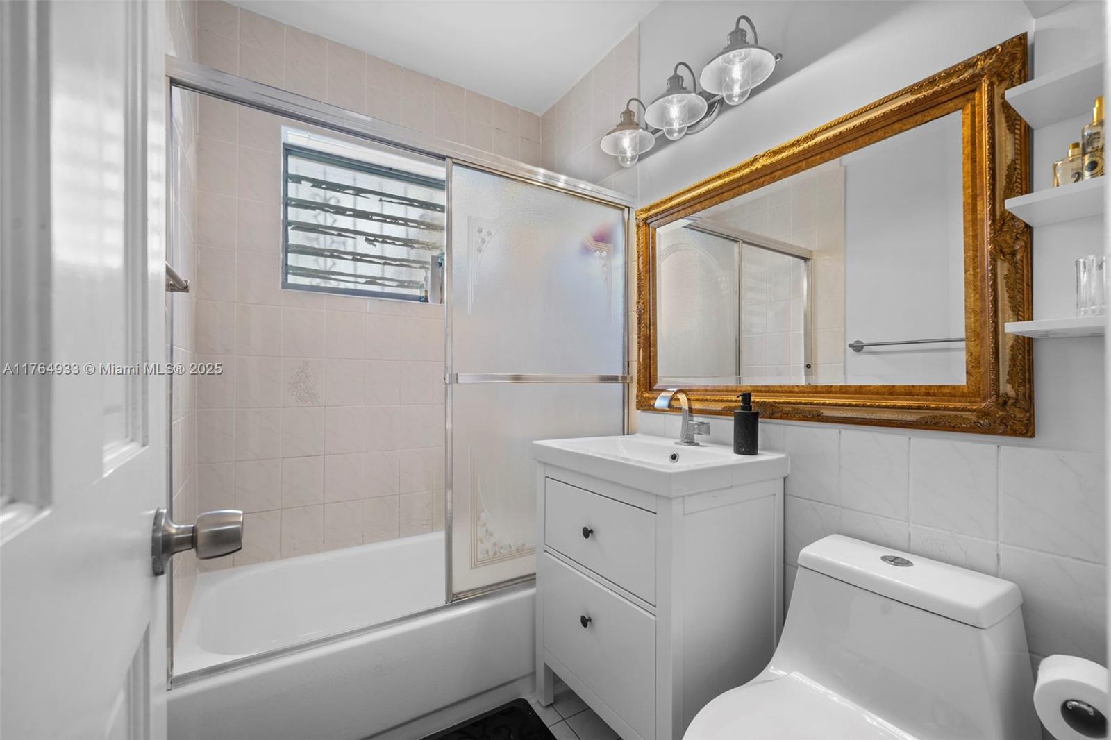 DUAL CONDO NO 1 - Residential