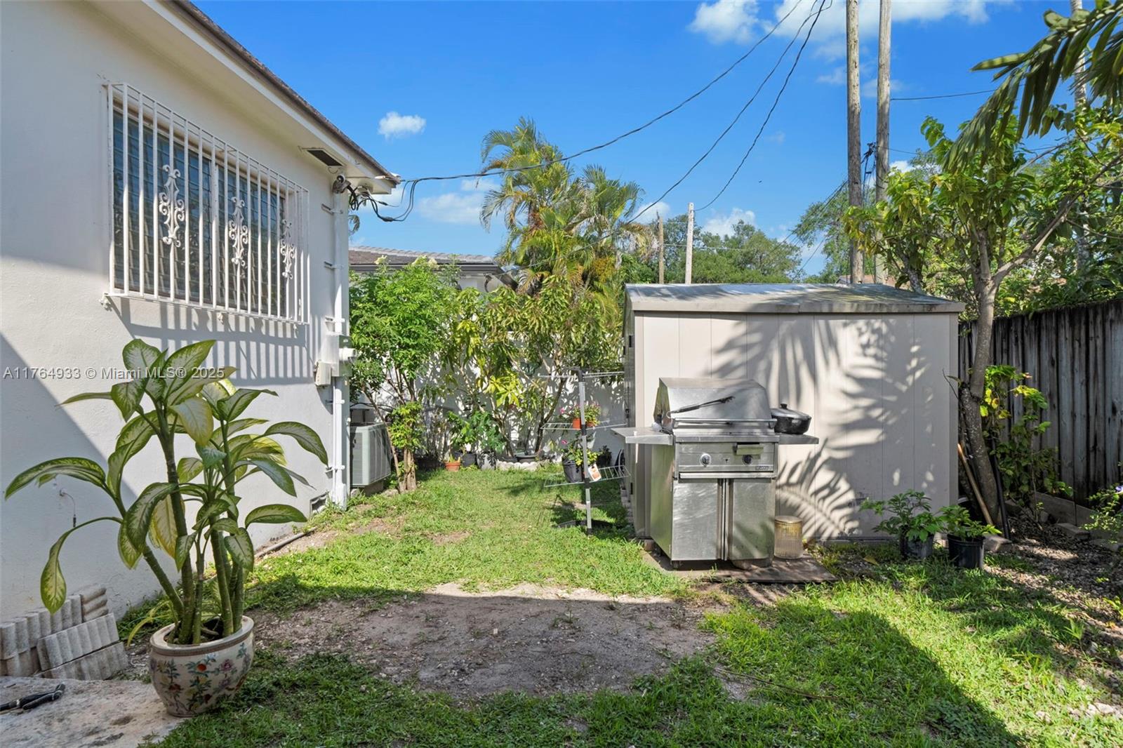 DUAL CONDO NO 1 - Residential