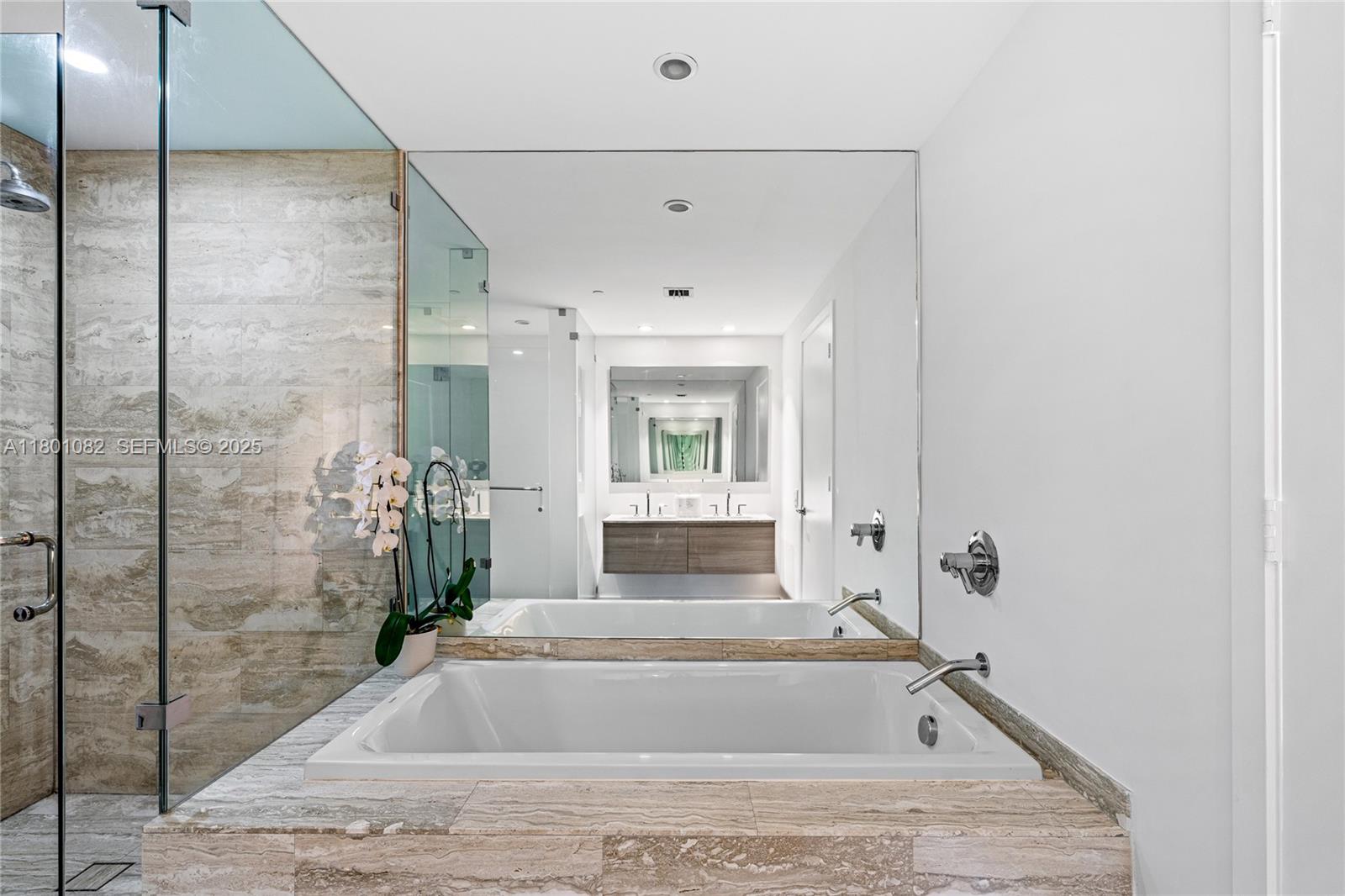 BISCAYNE BEACH CONDO - Residential