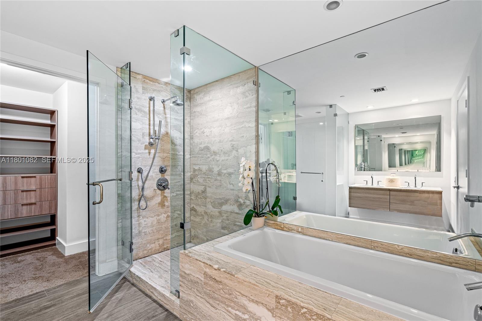 BISCAYNE BEACH CONDO - Residential