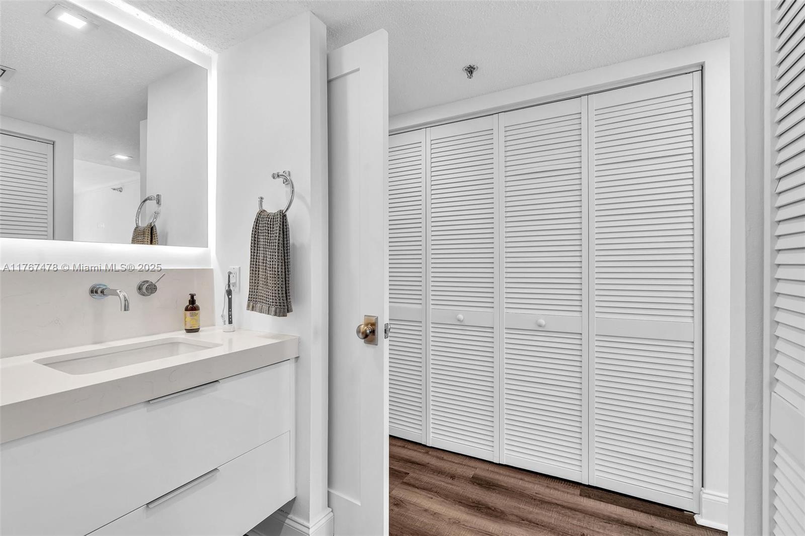 WATERVIEW CONDO - Residential