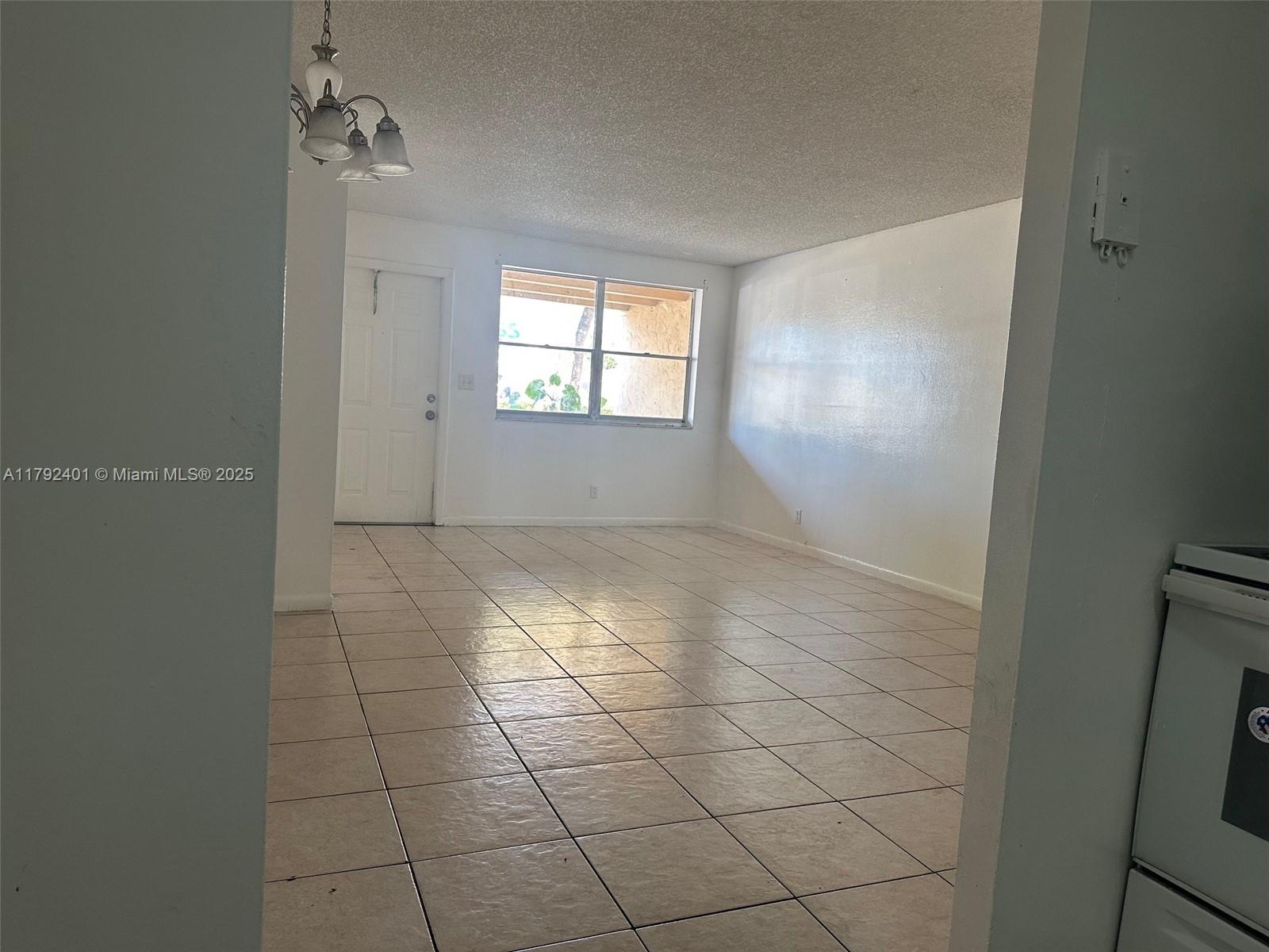 Address Not Disclosed, Oakland Park, Miami-Dade County, Florida - 2 Bedrooms  
1 Bathrooms - 