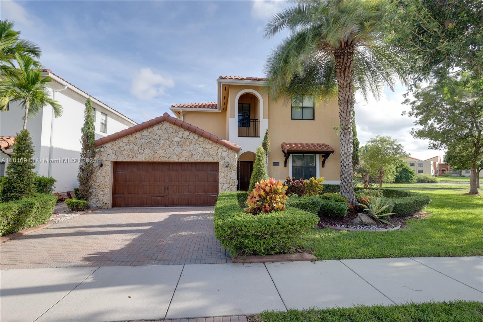 Rental Property at 10040 Nw 10th St, Miami, Broward County, Florida - Bedrooms: 4 
Bathrooms: 3  - $6,200 MO.