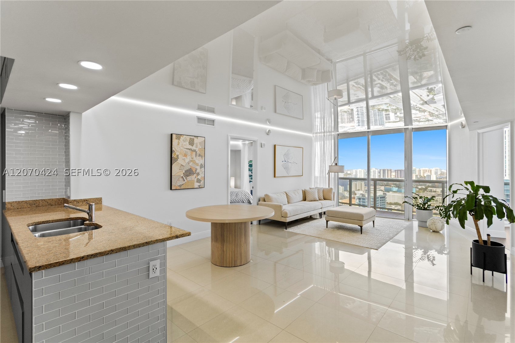 17201 Collins Ave 3502