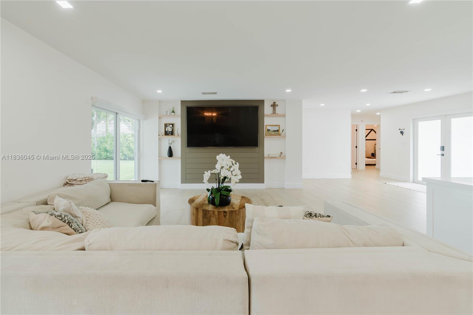 12241 SW 120th Ave, Miami, FL, 33186/$949,900 4 12241 SW 120th Ave