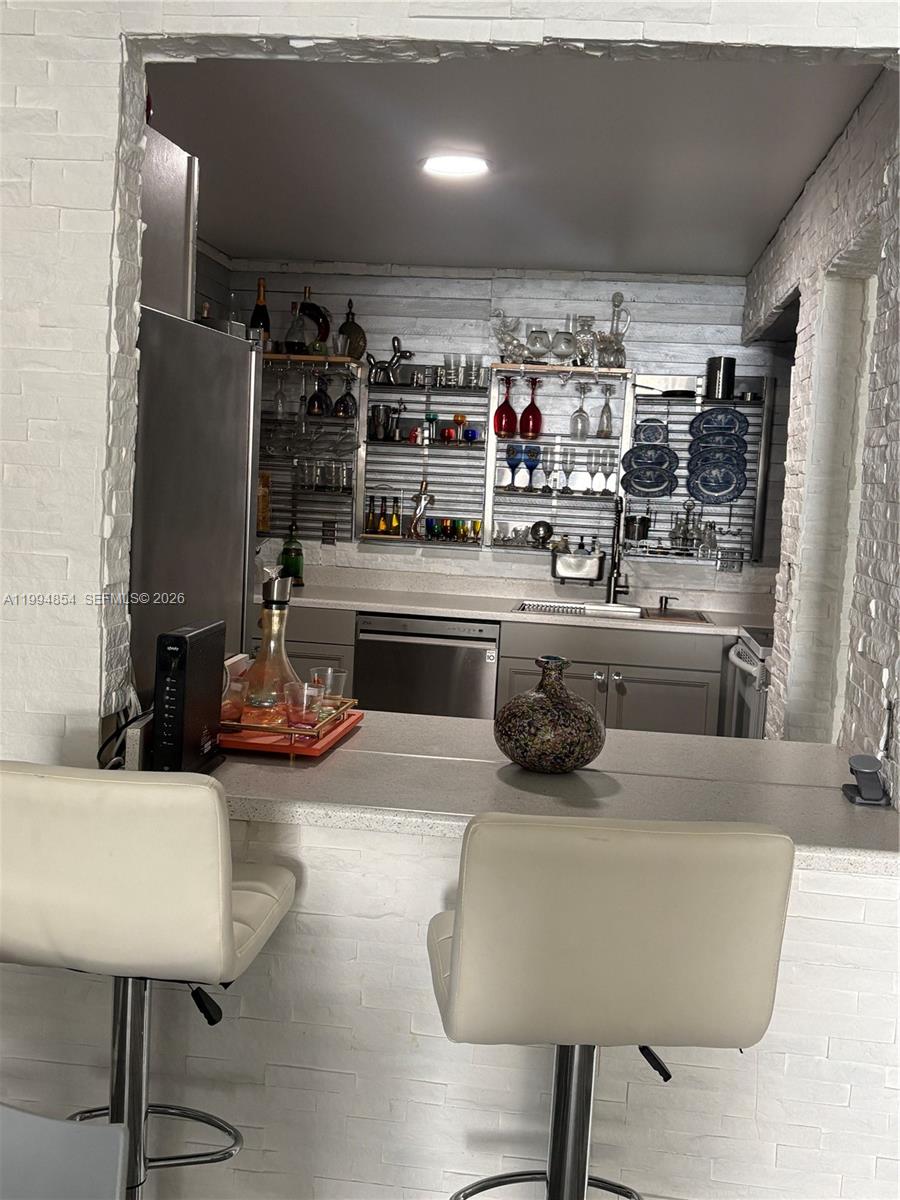 OLYMPUS CONDO PHASE - Residential