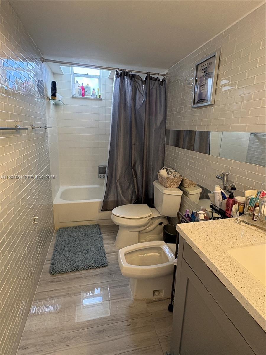 OLYMPUS CONDO PHASE - Residential