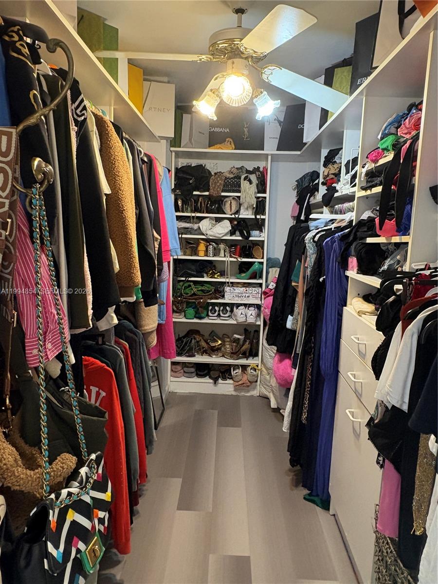 OLYMPUS CONDO PHASE - Residential