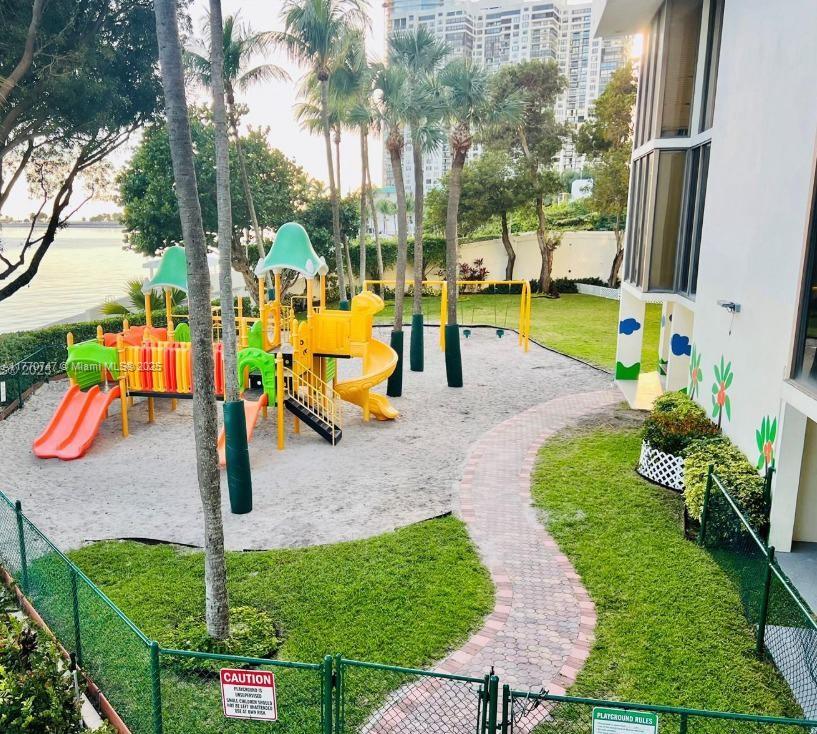 BRICKELL PLACE CONDO - Residential