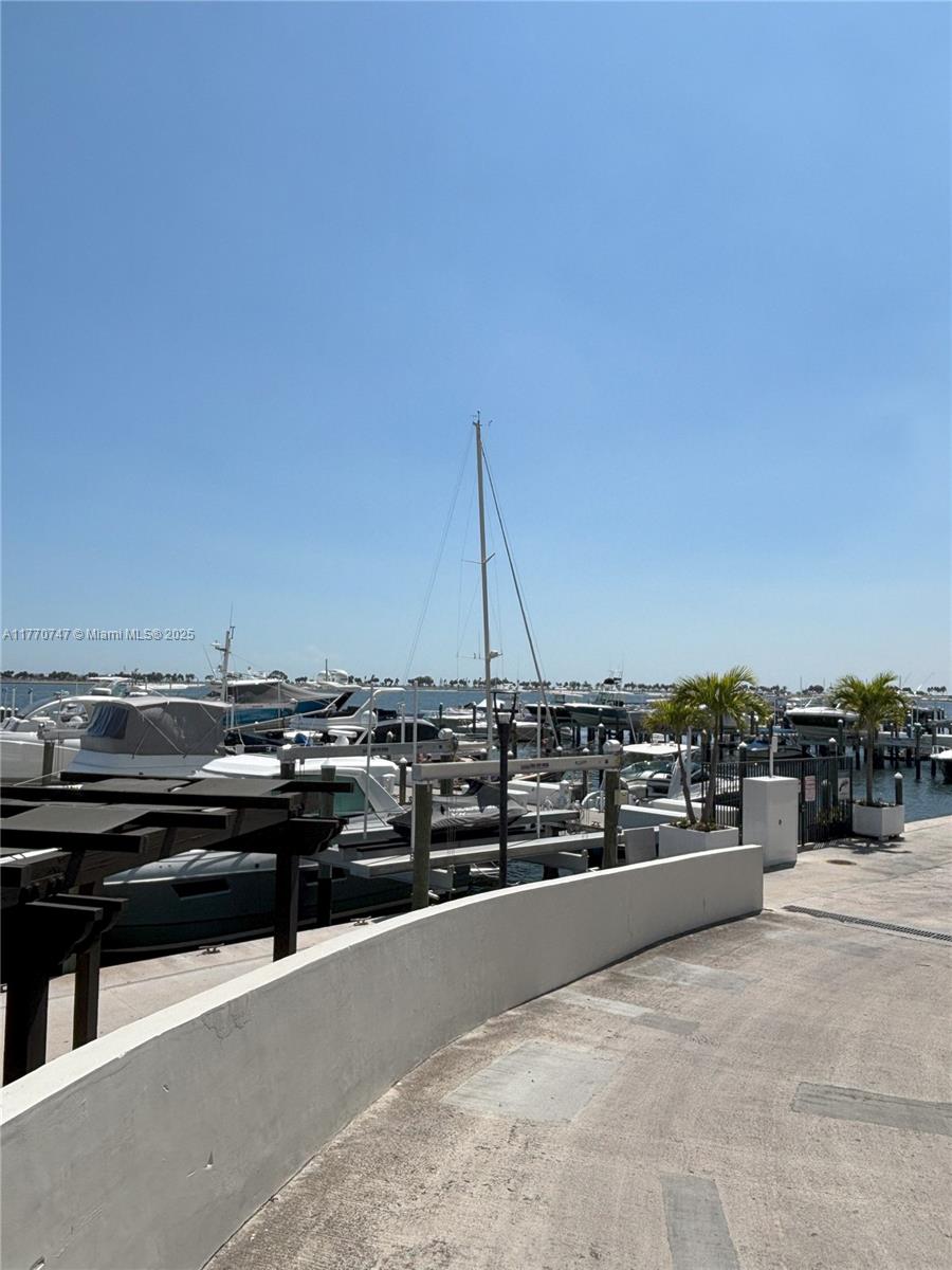 BRICKELL PLACE CONDO - Residential