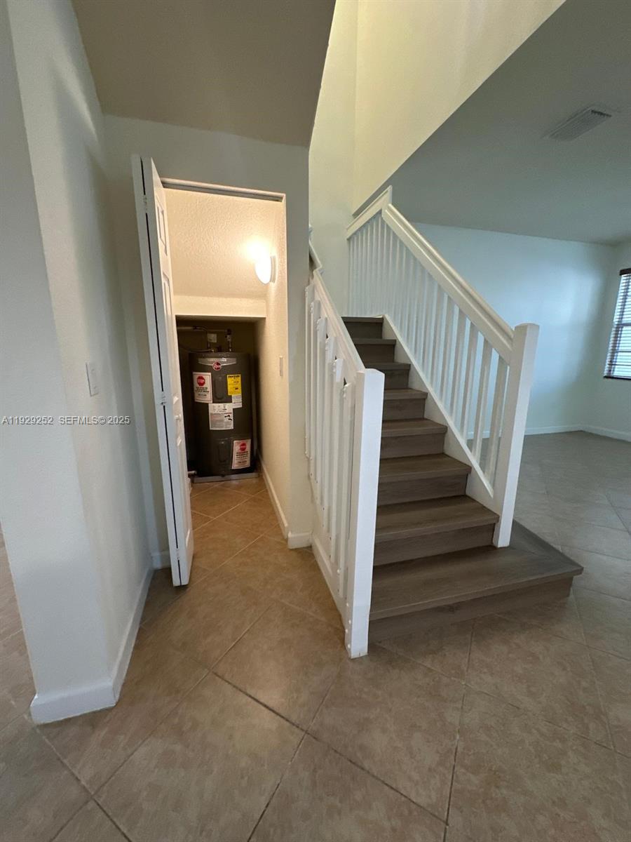 EMERALD CREEK TOWNHOMES - Residential Lease