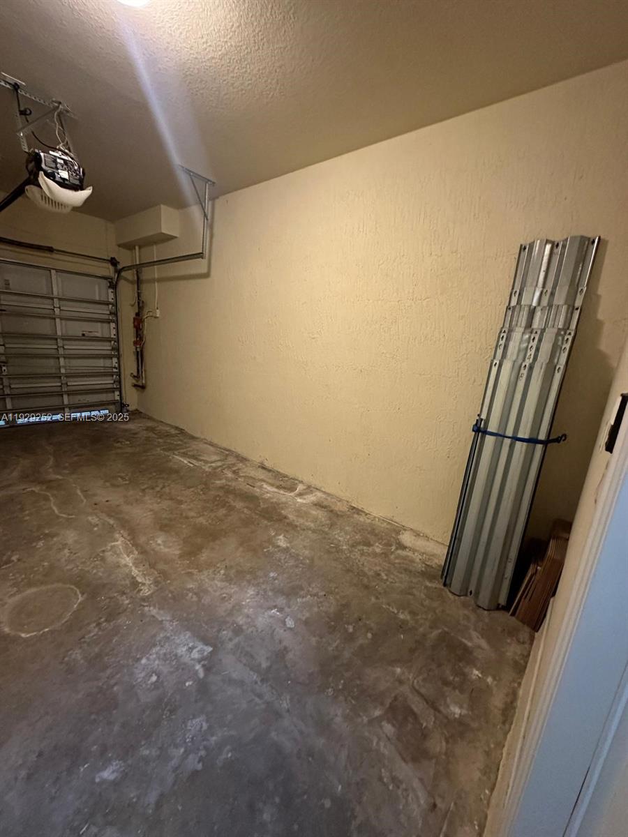 EMERALD CREEK TOWNHOMES - Residential Lease