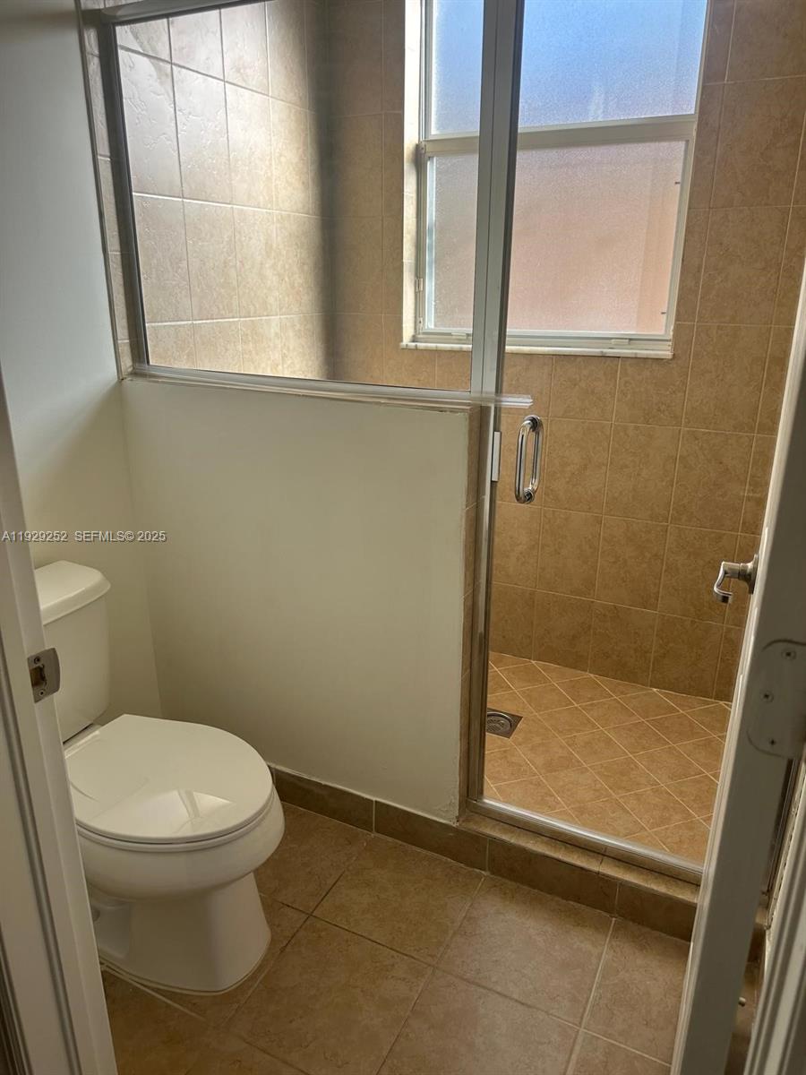 EMERALD CREEK TOWNHOMES - Residential Lease