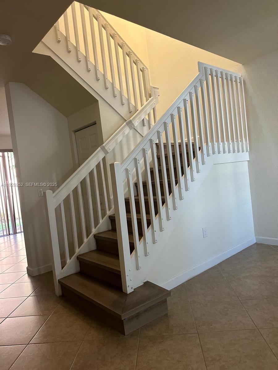 EMERALD CREEK TOWNHOMES - Residential Lease