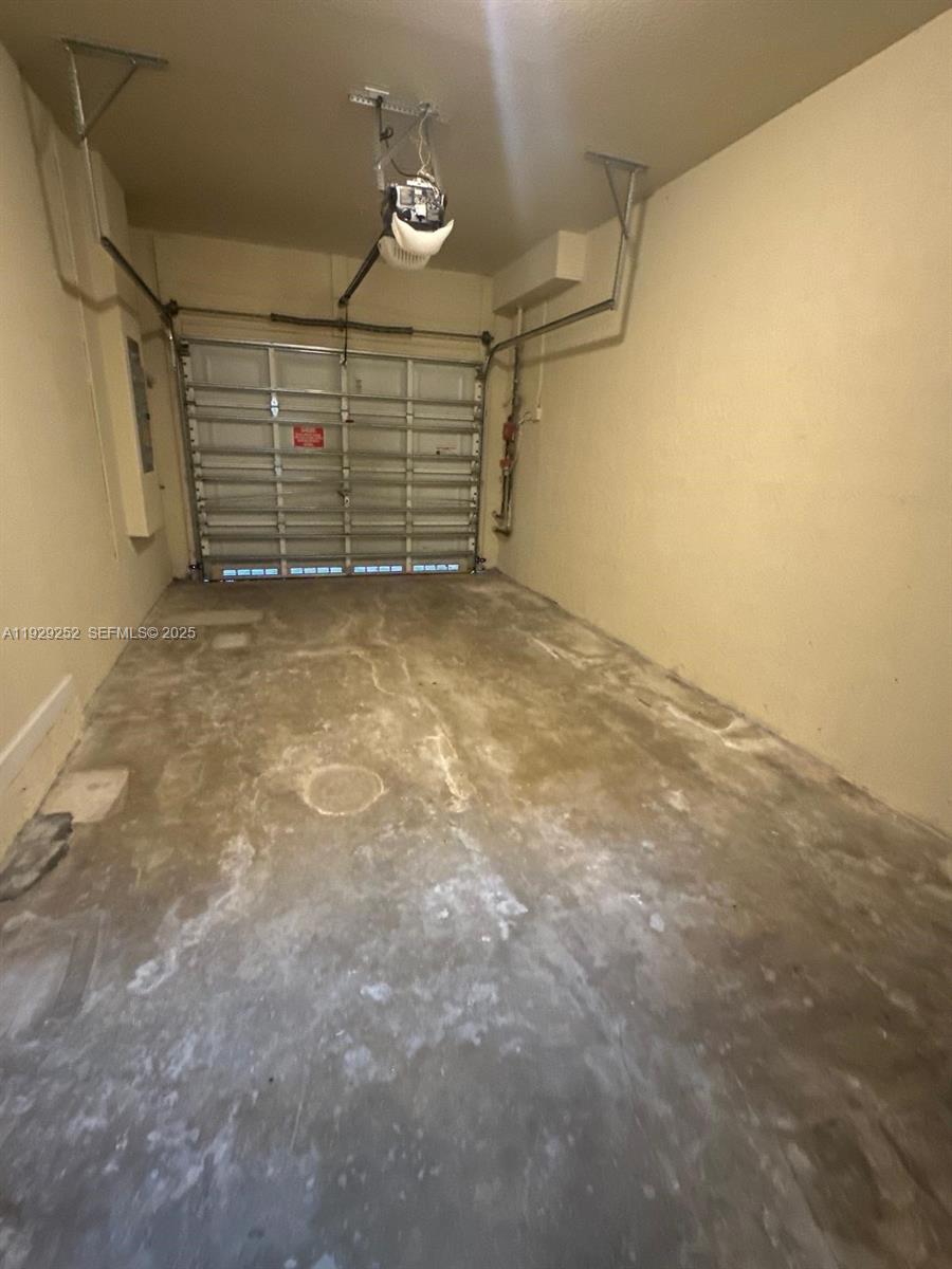 EMERALD CREEK TOWNHOMES - Residential Lease