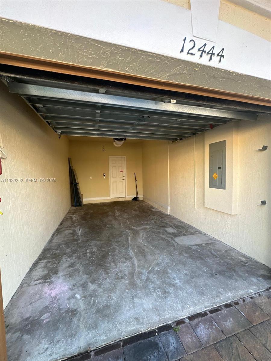 EMERALD CREEK TOWNHOMES - Residential Lease