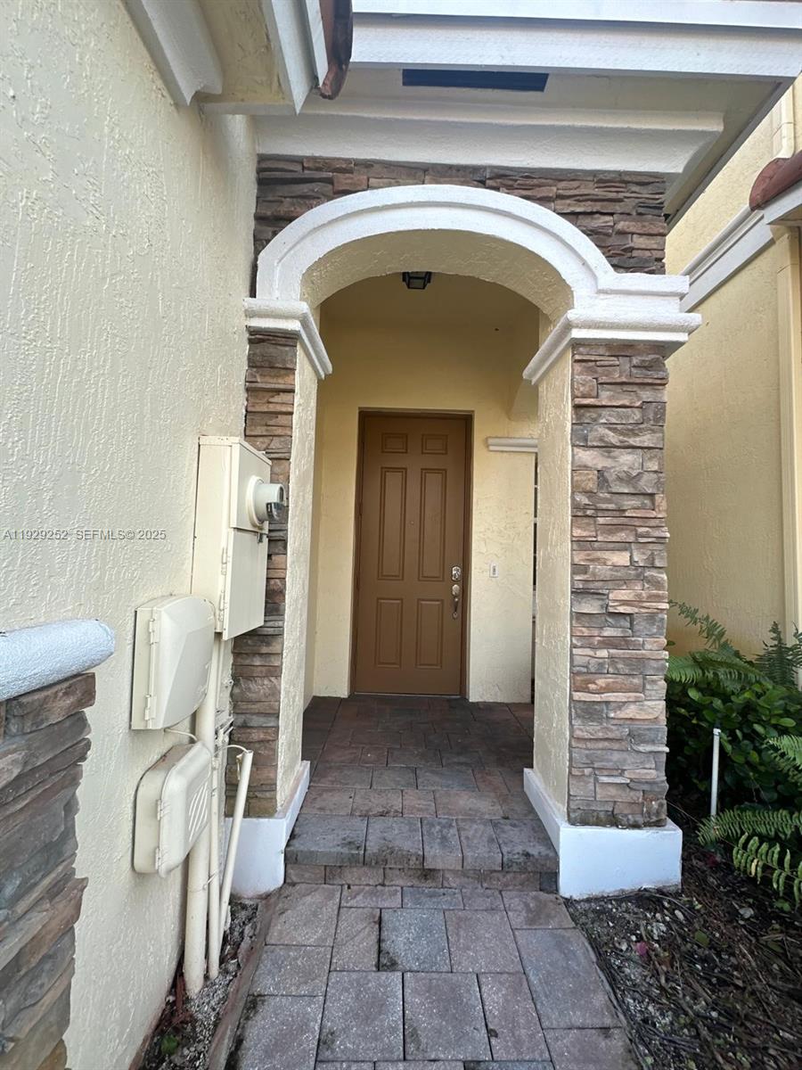 EMERALD CREEK TOWNHOMES - Residential Lease