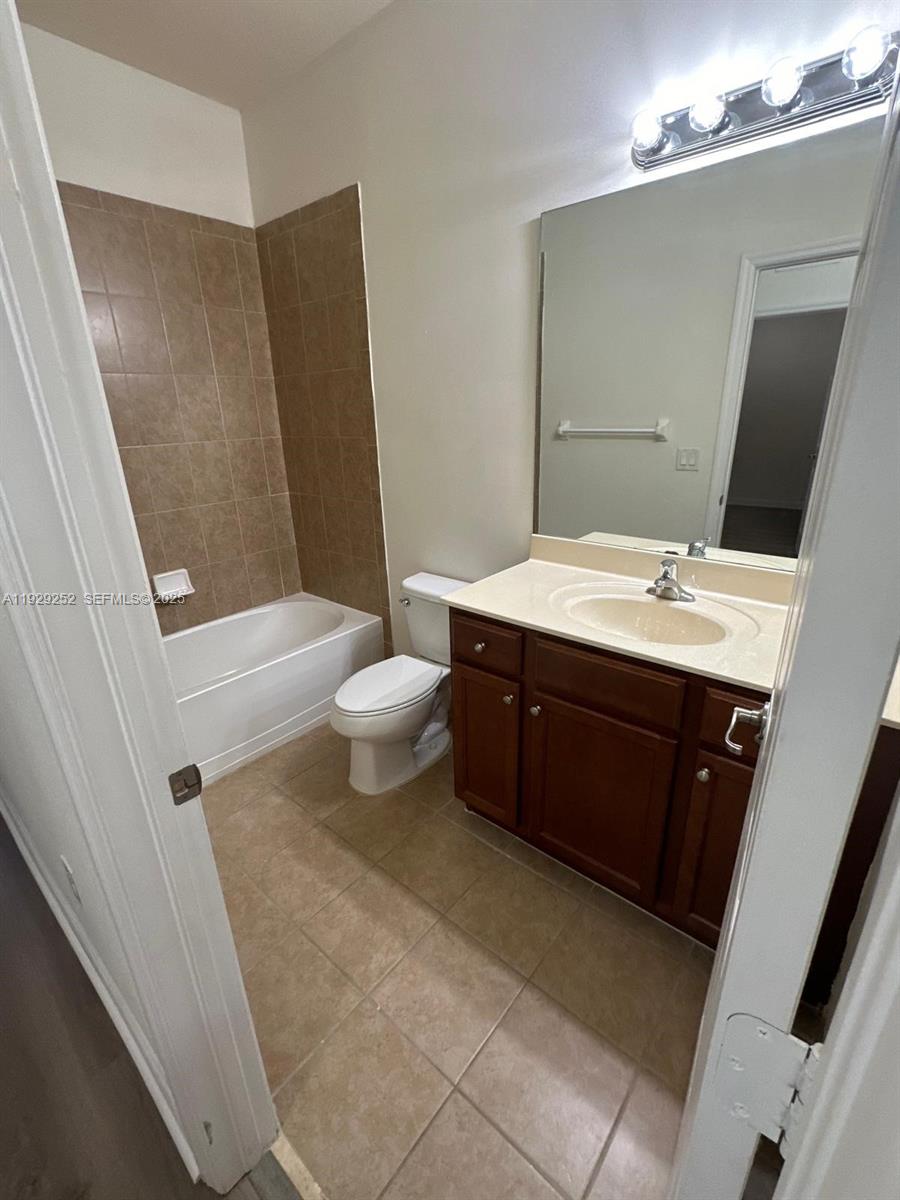 EMERALD CREEK TOWNHOMES - Residential Lease