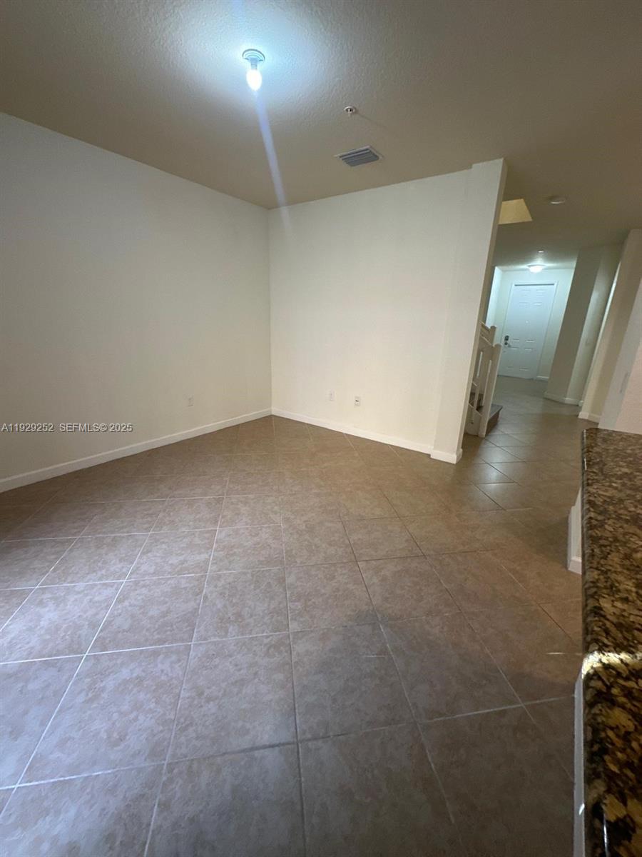 EMERALD CREEK TOWNHOMES - Residential Lease