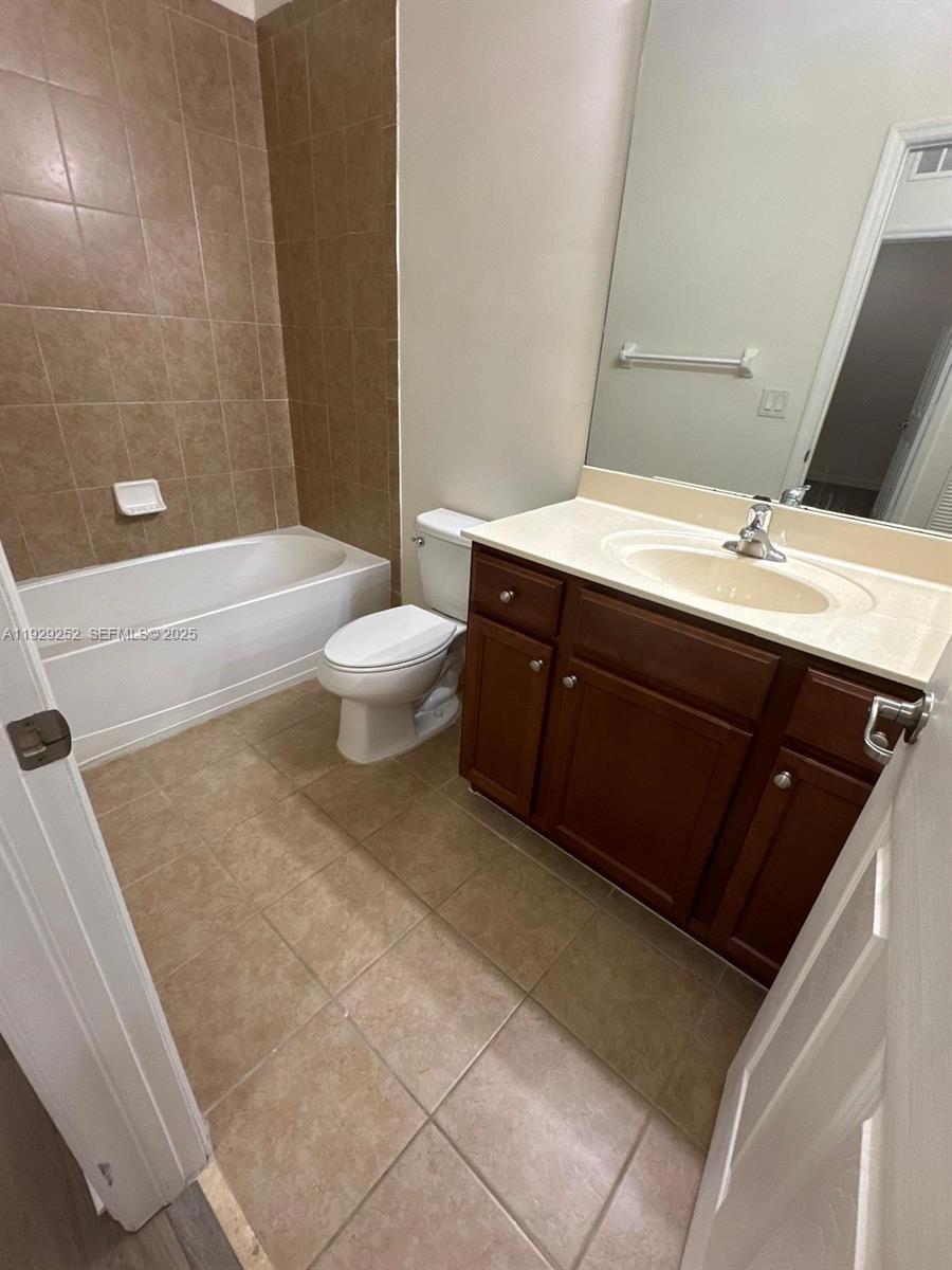 EMERALD CREEK TOWNHOMES - Residential Lease