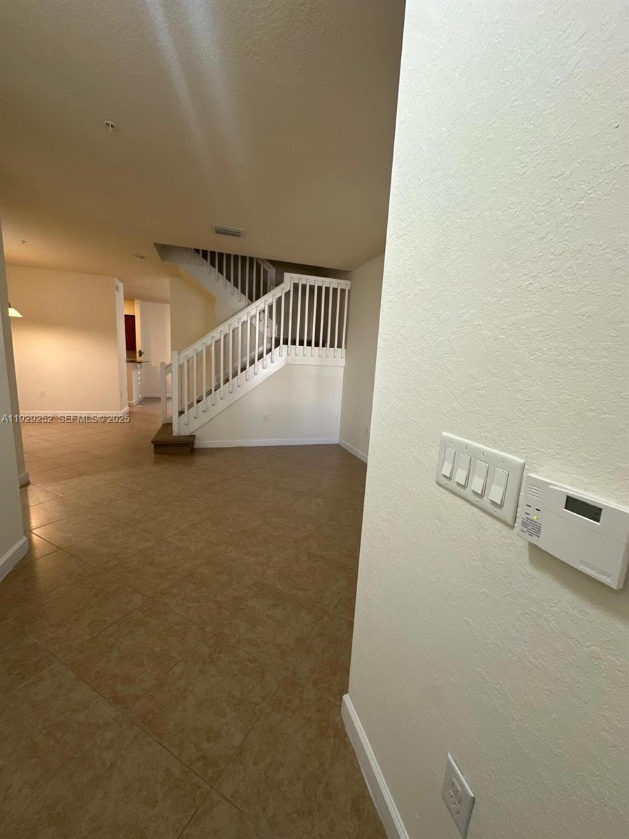 EMERALD CREEK TOWNHOMES - Residential Lease