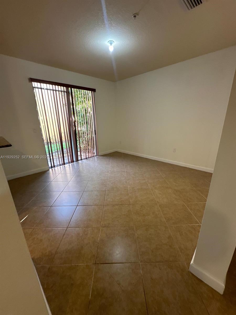 EMERALD CREEK TOWNHOMES - Residential Lease