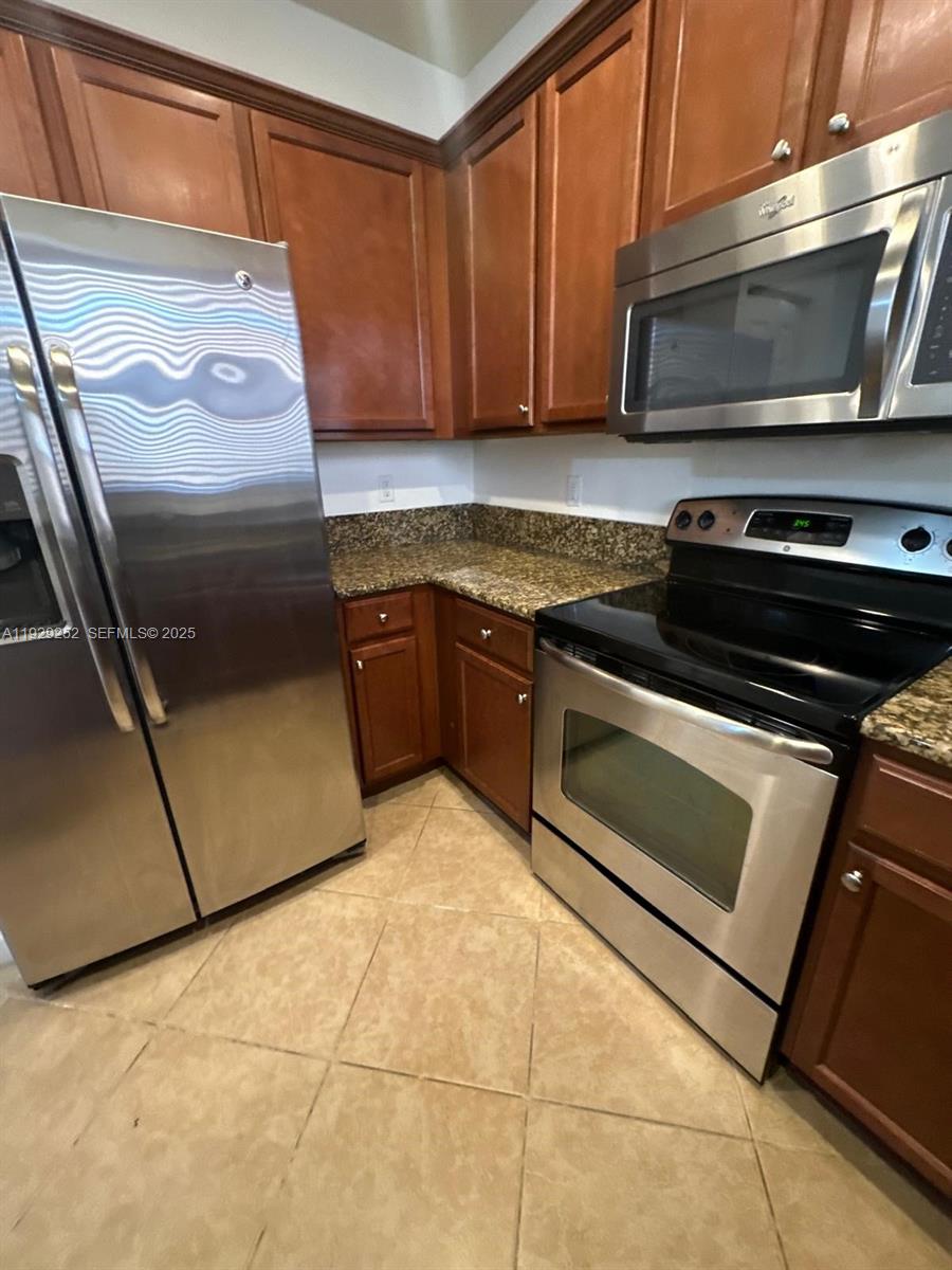 EMERALD CREEK TOWNHOMES - Residential Lease