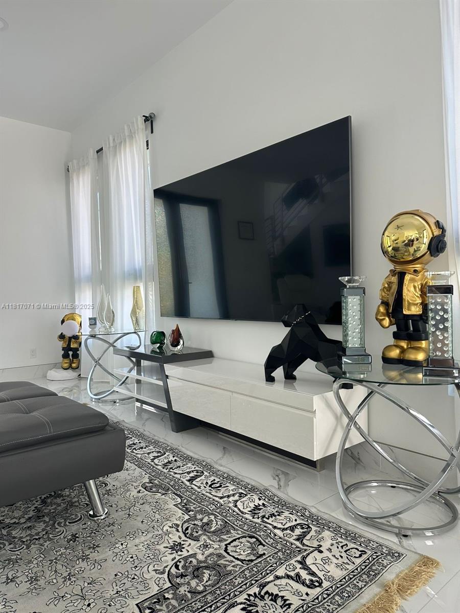 Rental Property at 2342 Mckinley St 1, Hollywood, Broward County, Florida - Bedrooms: 3 
Bathrooms: 4  - $6,900 MO.